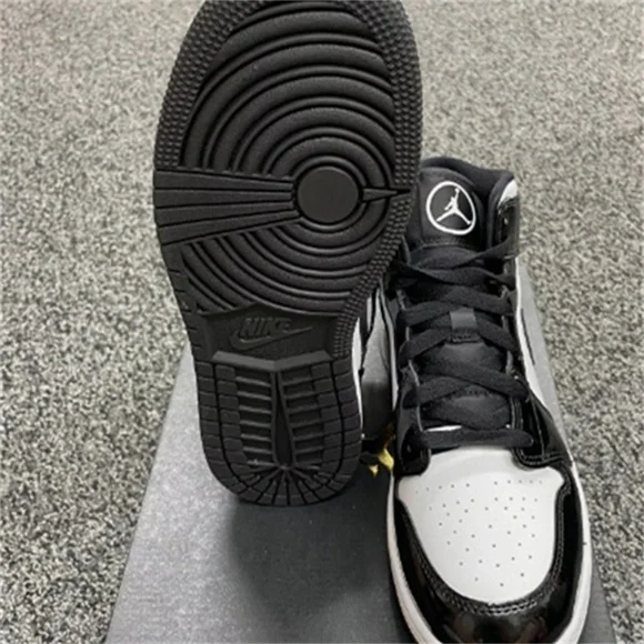Air Jordan 1 Mid SE All-Star Carbon Fiber - Picture 3 of 4